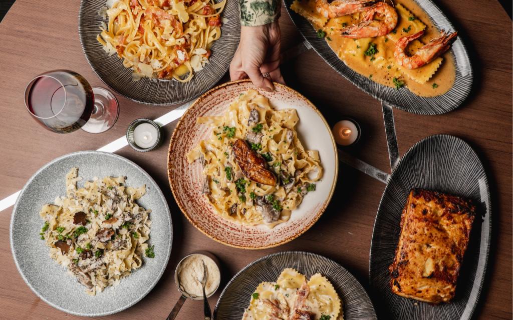 Les petits gestes qui rendent un repas vraiment italien